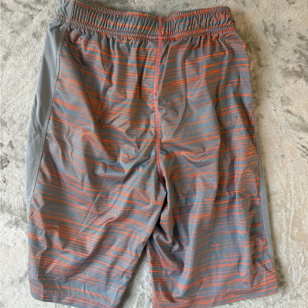 Nike Dri-Fit Shorts Mens Large Gray Orange Athletic Training‎ 20” EUC